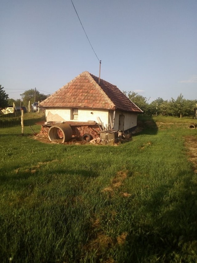 Balatontól 35 km-re zártkerti ingatlan eladó